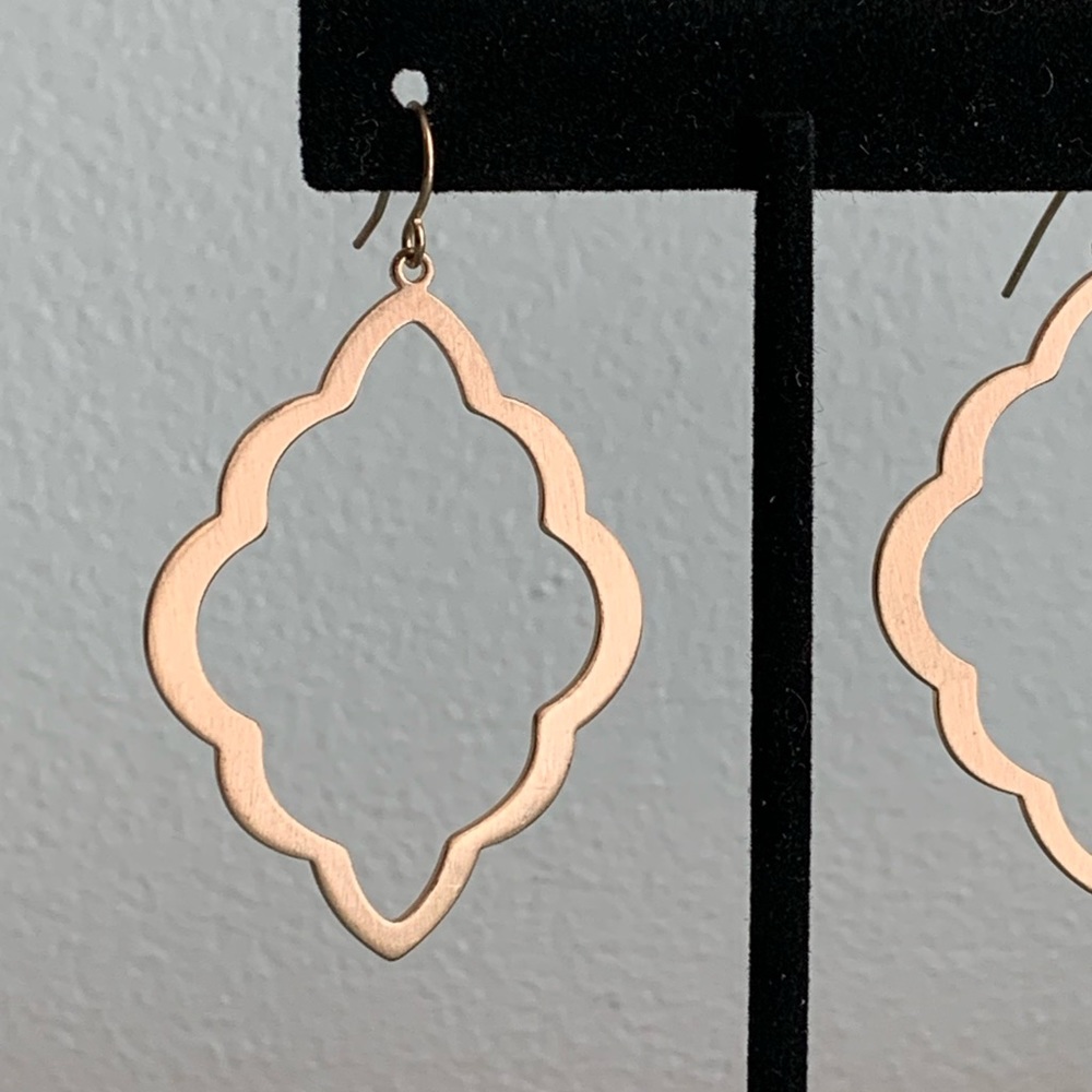 ❗️MOVING SALE❗️ Modern Gold Statement Earrings - Picture 2 of 4